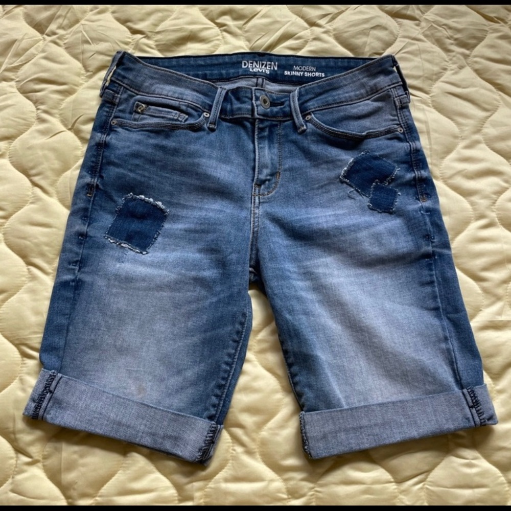DENIZEN BY LEVIS womens modern skinny shorts size 4